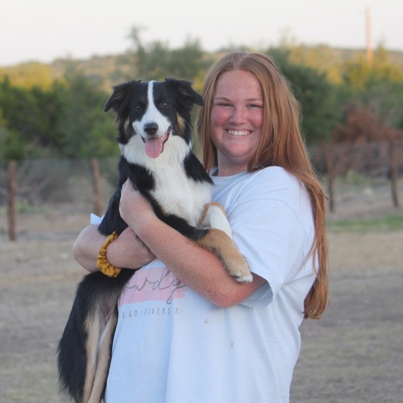 Meet your Posher, Megan - Picture 2 of 3